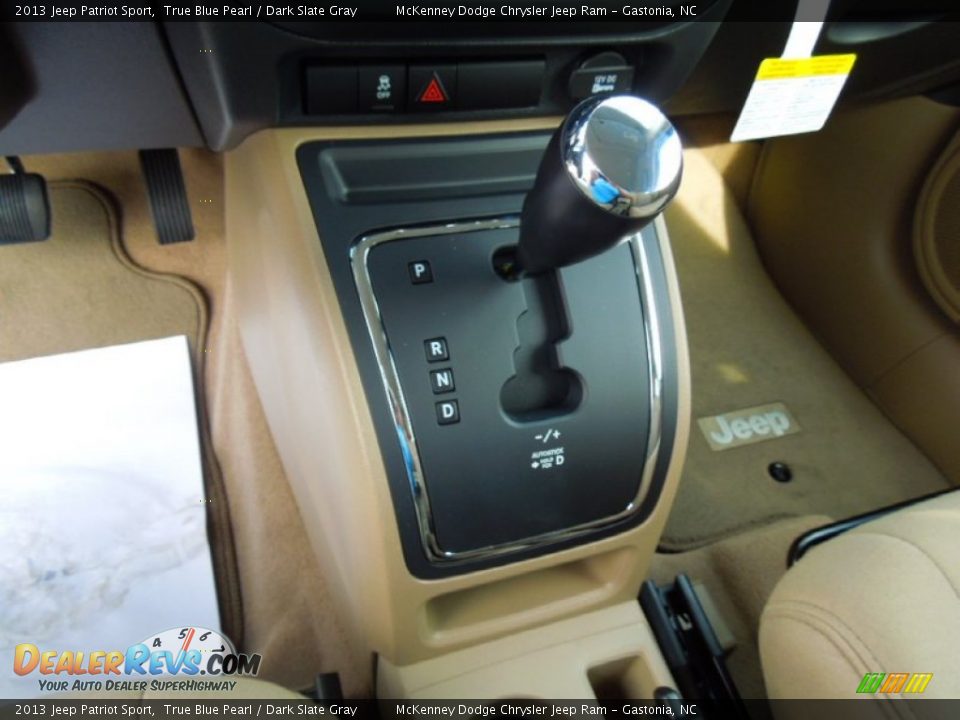 2013 Jeep Patriot Sport Shifter Photo #11