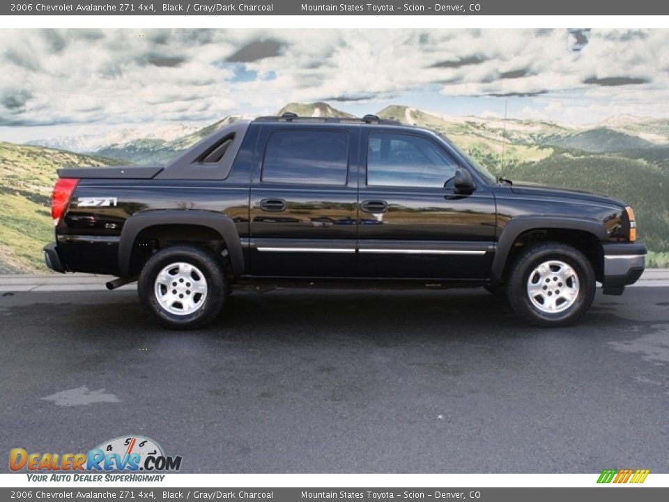 2006 Chevrolet Avalanche Z71 4x4 Black / Gray/Dark Charcoal Photo #2