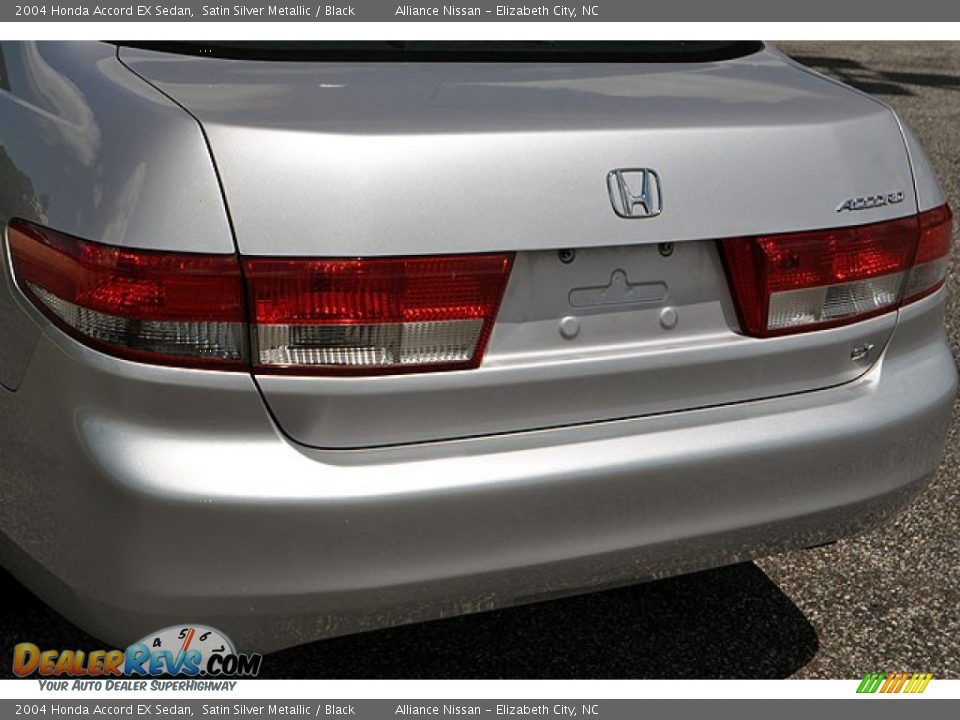 2004 Honda Accord EX Sedan Satin Silver Metallic / Black Photo #4