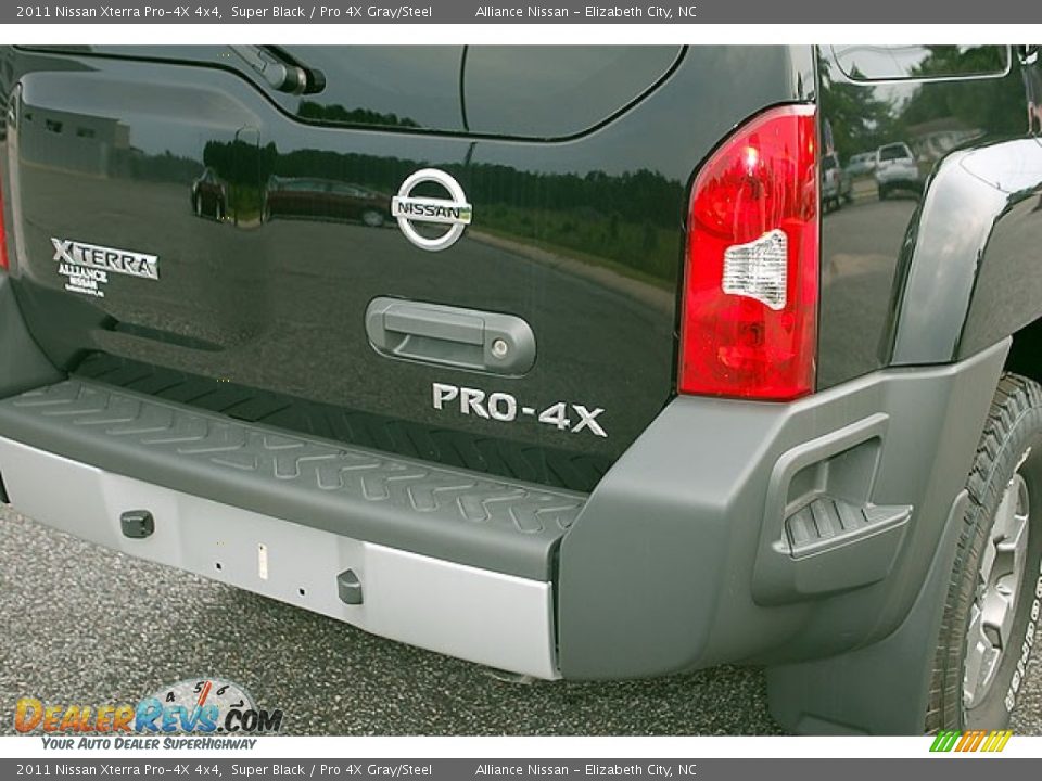 2011 Nissan Xterra Pro-4X 4x4 Super Black / Pro 4X Gray/Steel Photo #4