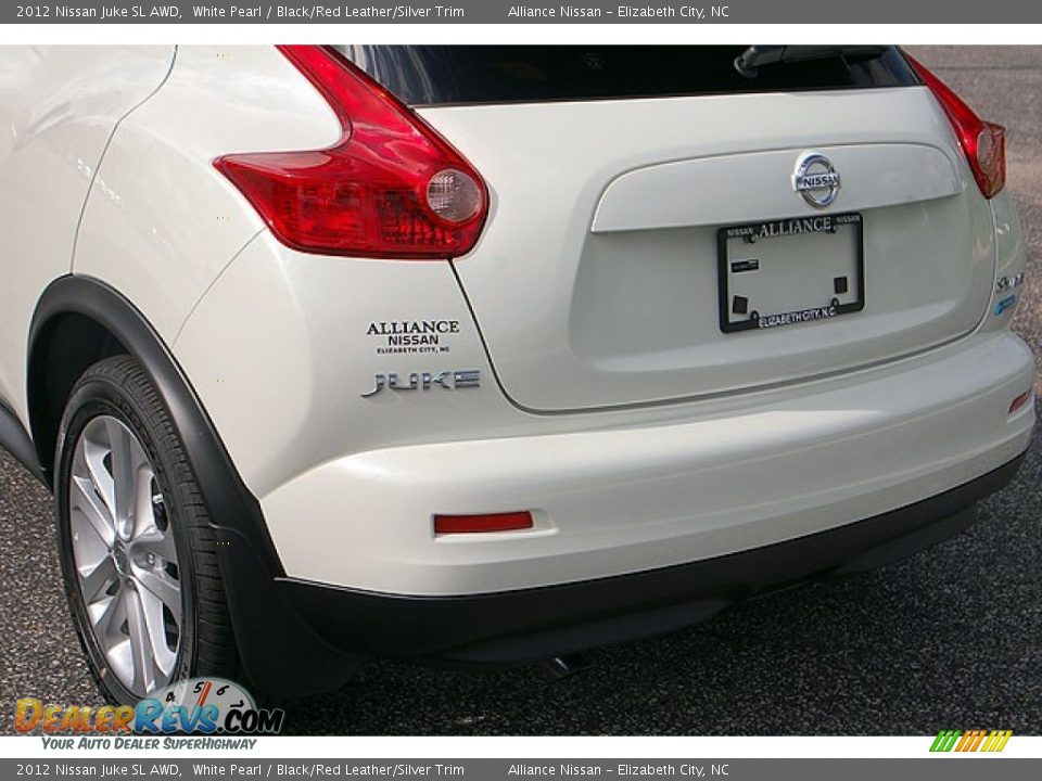 2012 Nissan Juke SL AWD White Pearl / Black/Red Leather/Silver Trim Photo #4