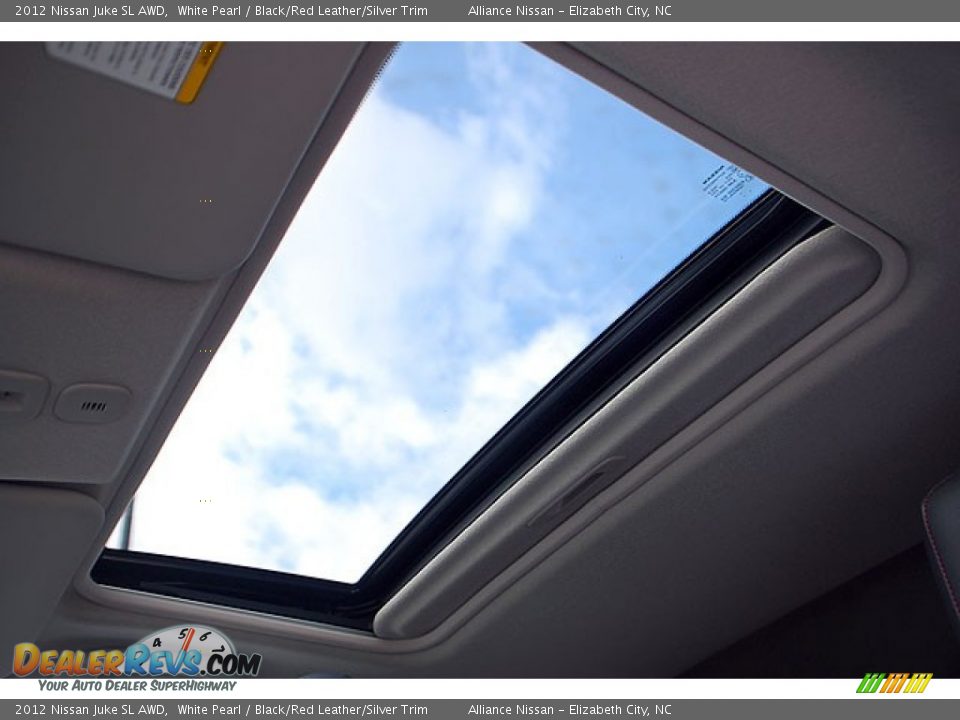 2012 Nissan Juke SL AWD White Pearl / Black/Red Leather/Silver Trim Photo #7