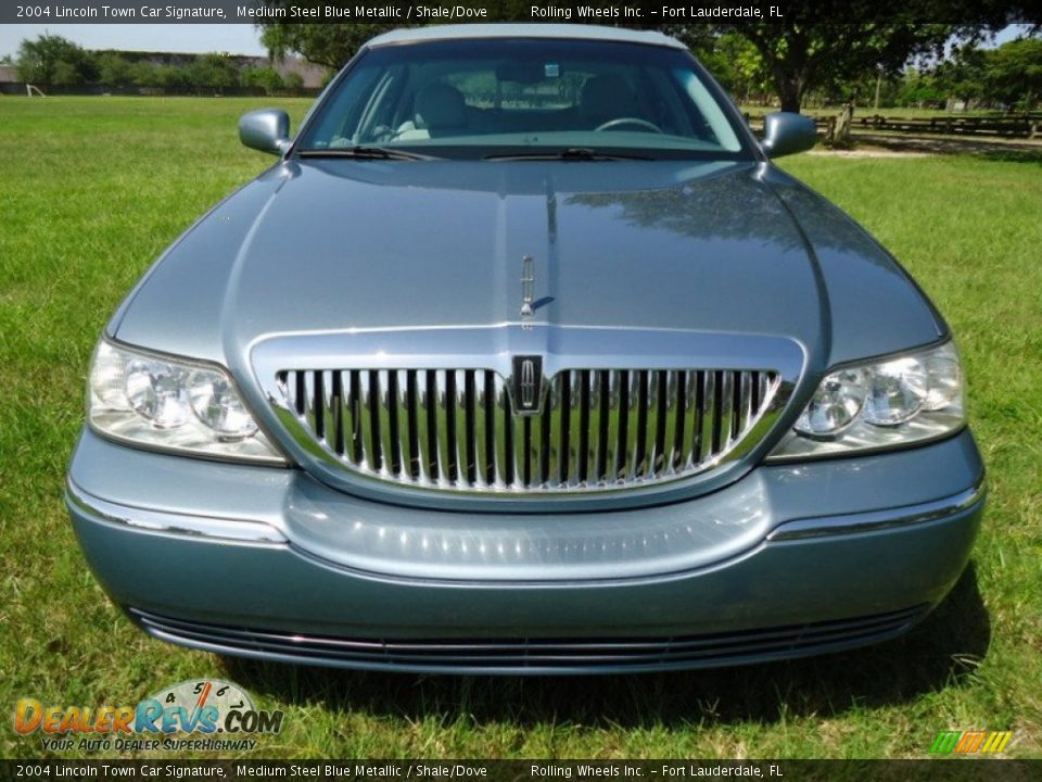 2004 Lincoln Town Car Signature Medium Steel Blue Metallic / Shale/Dove Photo #7