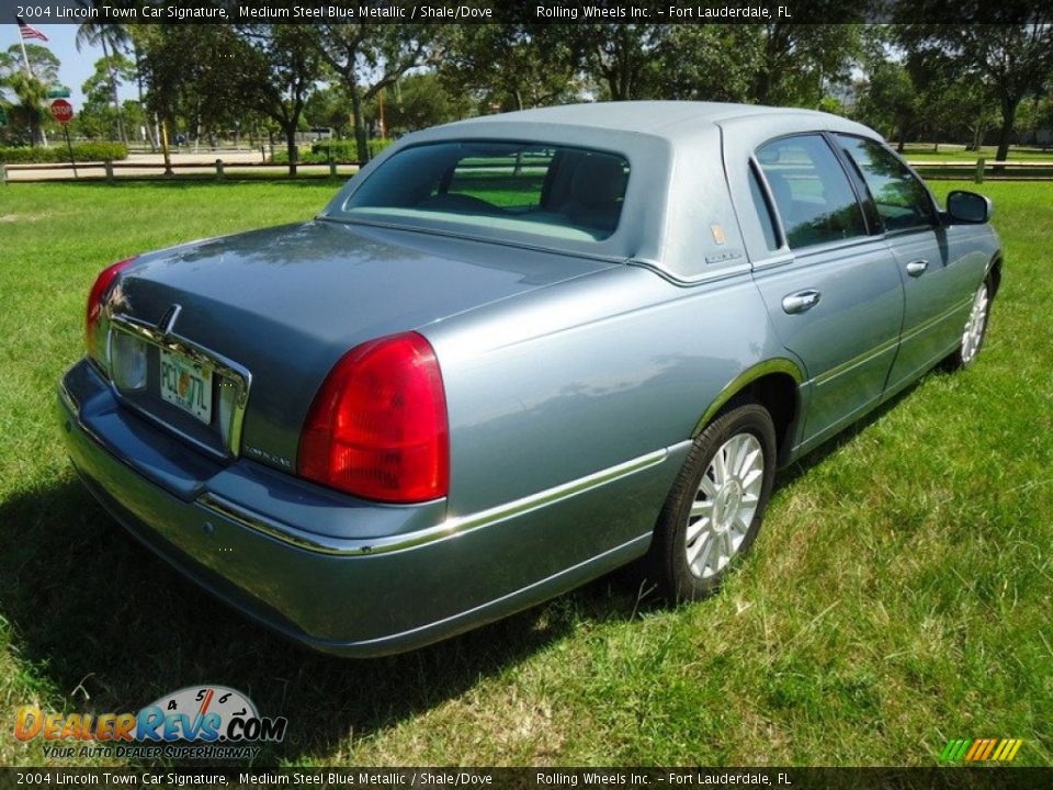 2004 Lincoln Town Car Signature Medium Steel Blue Metallic / Shale/Dove Photo #9