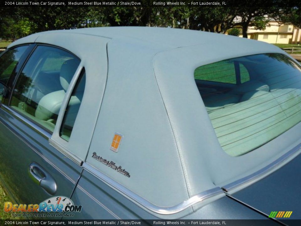 2004 Lincoln Town Car Signature Medium Steel Blue Metallic / Shale/Dove Photo #21