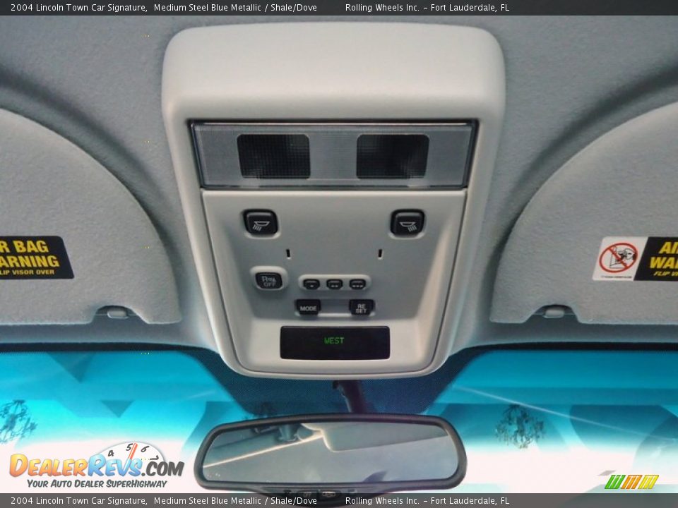 2004 Lincoln Town Car Signature Medium Steel Blue Metallic / Shale/Dove Photo #29
