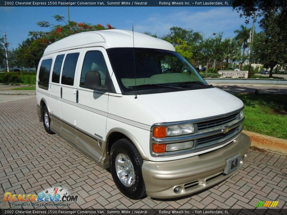 Front 3/4 View of 2002 Chevrolet Express 1500 Passenger Conversion Van Photo #1