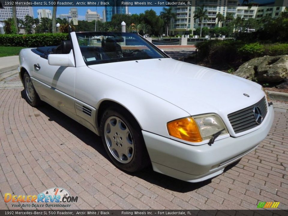 Front 3/4 View of 1992 Mercedes-Benz SL 500 Roadster Photo #9