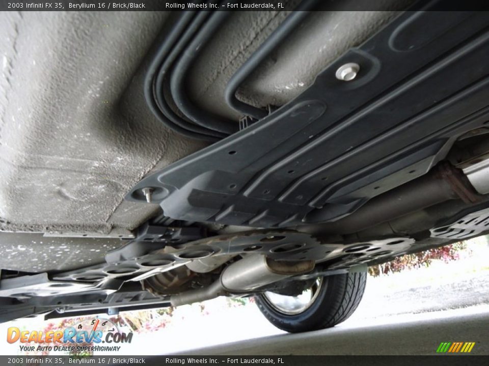 Undercarriage of 2003 Infiniti FX 35 Photo #17