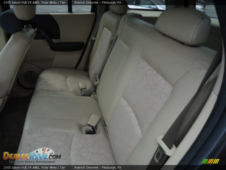2005 Saturn VUE V6 AWD Polar White / Tan Photo #5