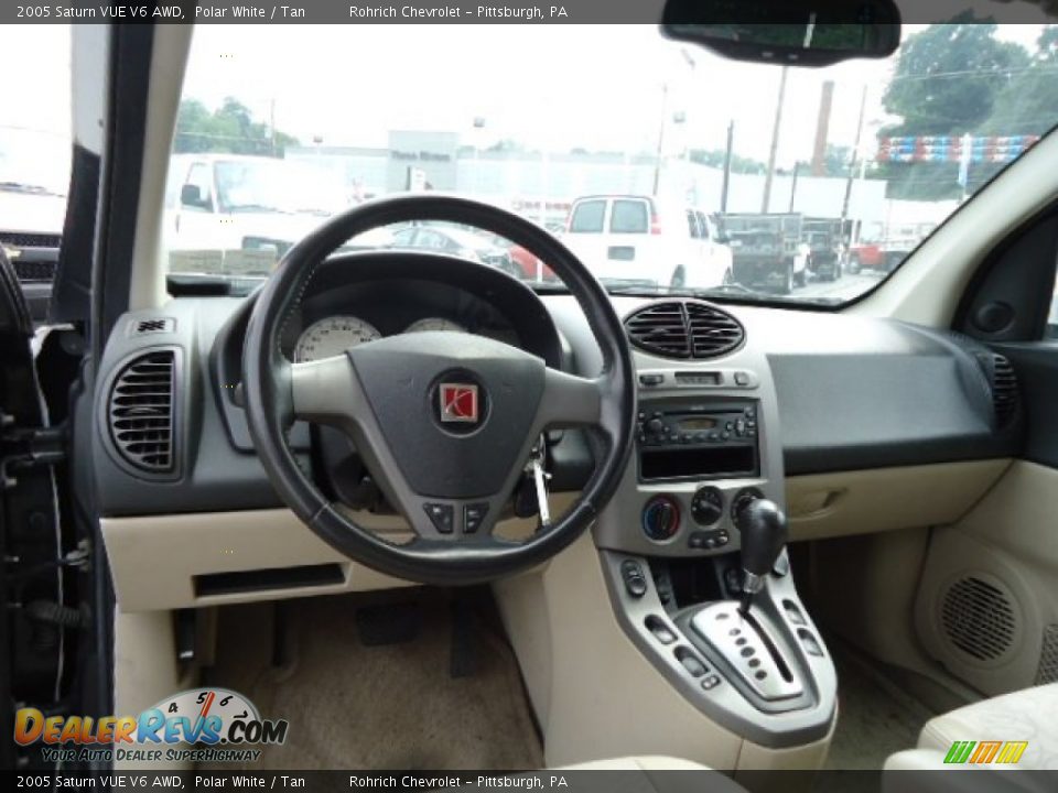 2005 Saturn VUE V6 AWD Polar White / Tan Photo #6