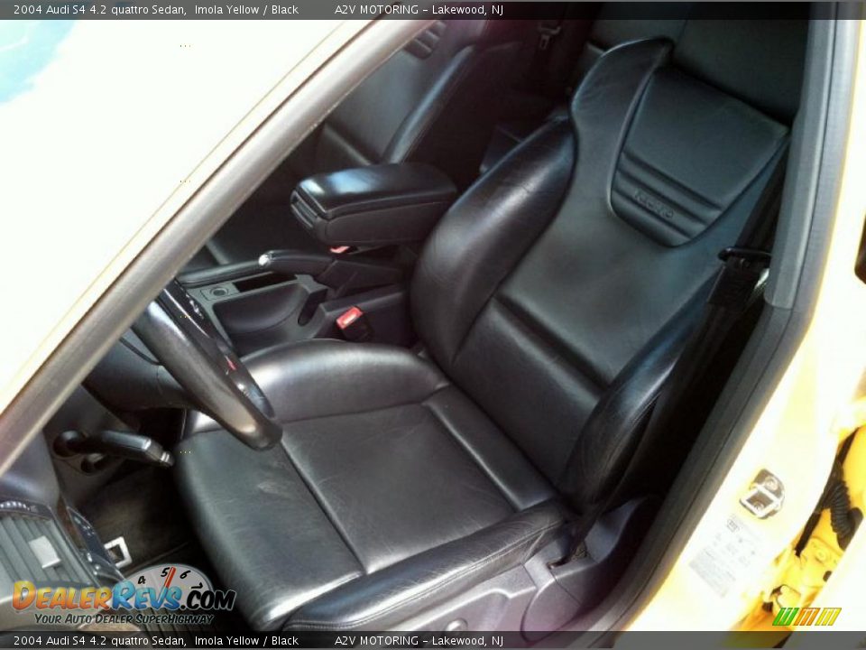 Front Seat of 2004 Audi S4 4.2 quattro Sedan Photo #19