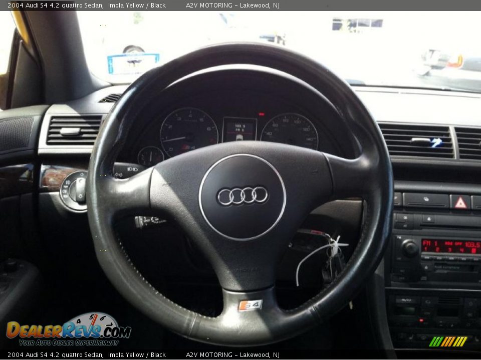 2004 Audi S4 4.2 quattro Sedan Steering Wheel Photo #28