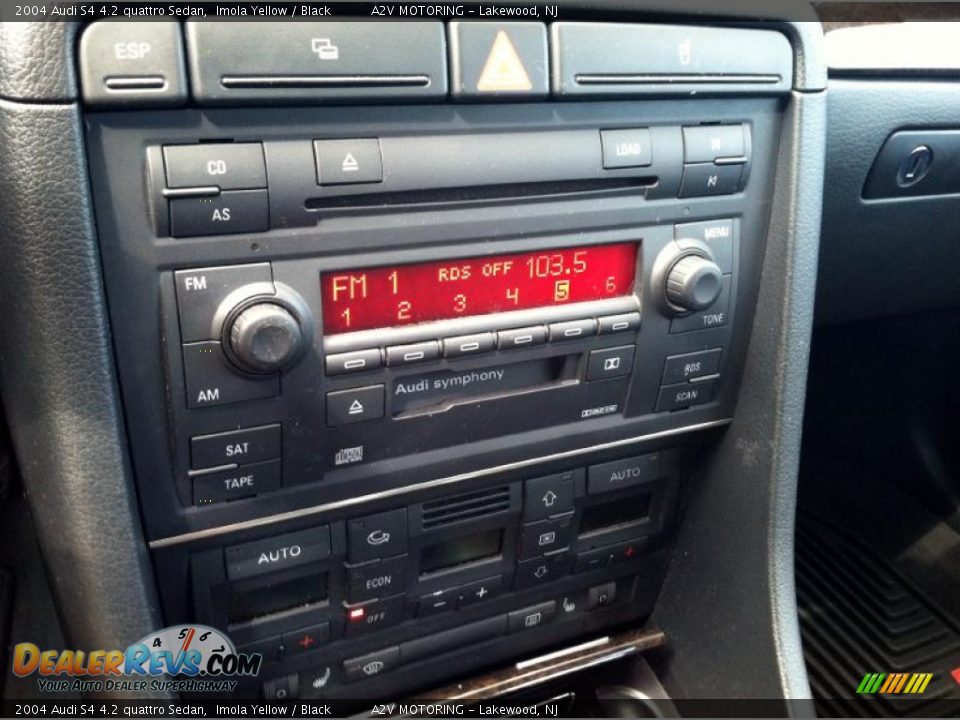 Audio System of 2004 Audi S4 4.2 quattro Sedan Photo #30