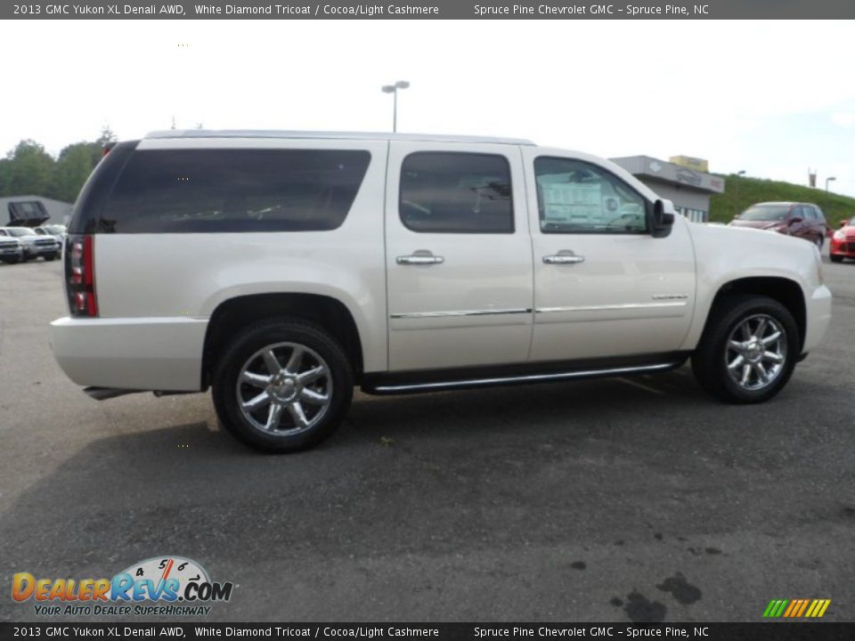 2013 GMC Yukon XL Denali AWD White Diamond Tricoat / Cocoa/Light Cashmere Photo #2