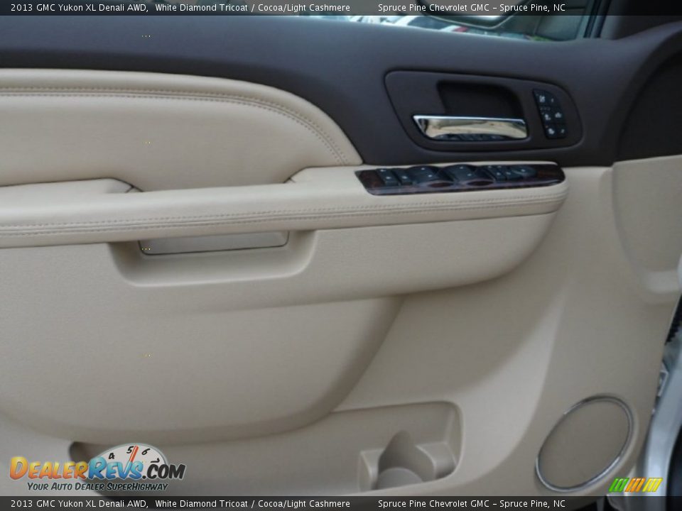 2013 GMC Yukon XL Denali AWD White Diamond Tricoat / Cocoa/Light Cashmere Photo #13