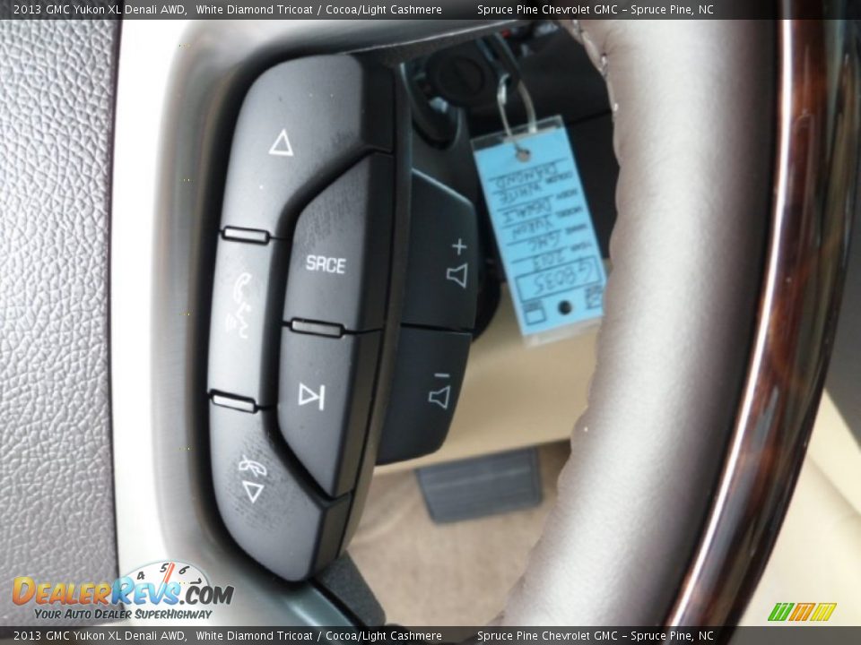 2013 GMC Yukon XL Denali AWD White Diamond Tricoat / Cocoa/Light Cashmere Photo #17