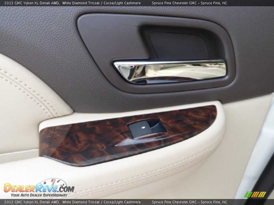 2013 GMC Yukon XL Denali AWD White Diamond Tricoat / Cocoa/Light Cashmere Photo #27