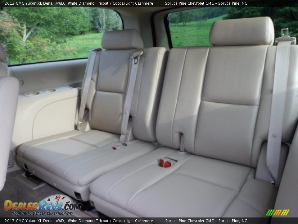 2013 GMC Yukon XL Denali AWD White Diamond Tricoat / Cocoa/Light Cashmere Photo #32