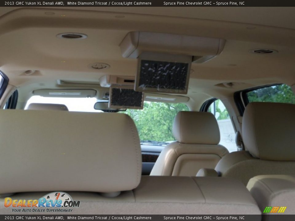 2013 GMC Yukon XL Denali AWD White Diamond Tricoat / Cocoa/Light Cashmere Photo #33