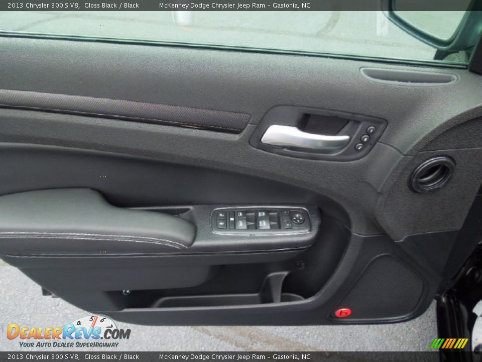 Door Panel of 2013 Chrysler 300 S V8 Photo #10