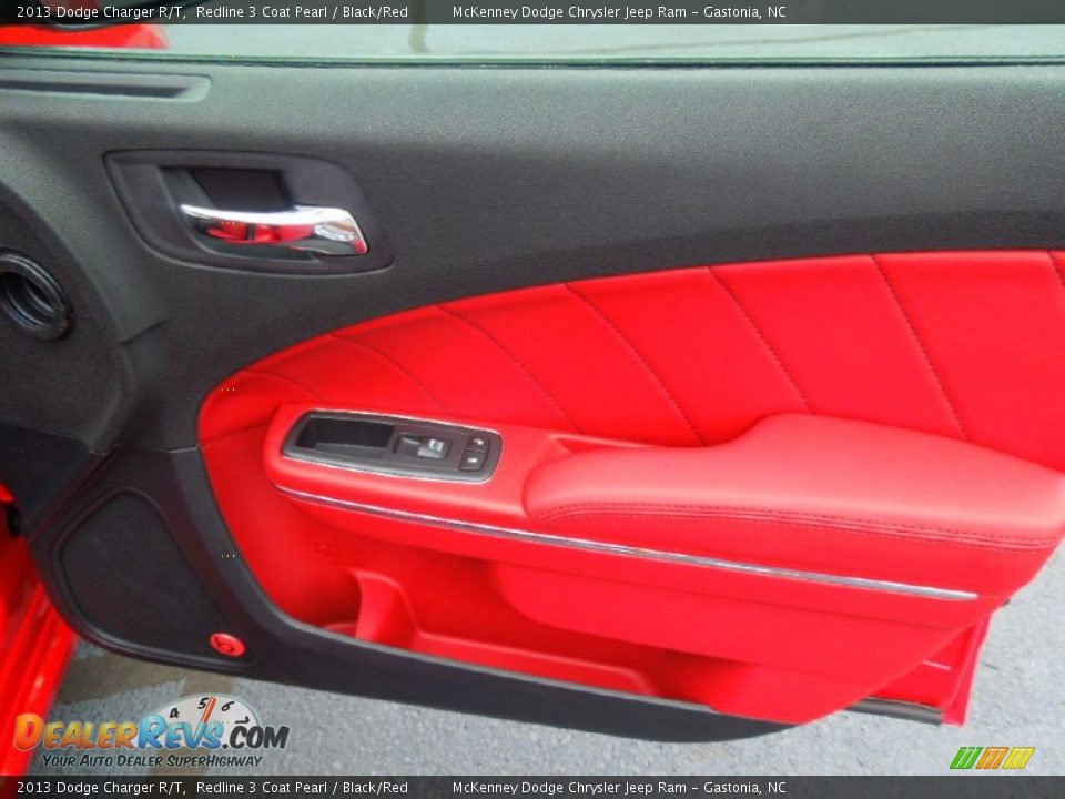 Door Panel of 2013 Dodge Charger R/T Photo #26