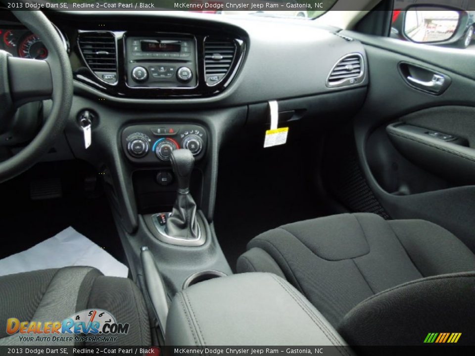 2013 Dodge Dart SE Redline 2-Coat Pearl / Black Photo #18