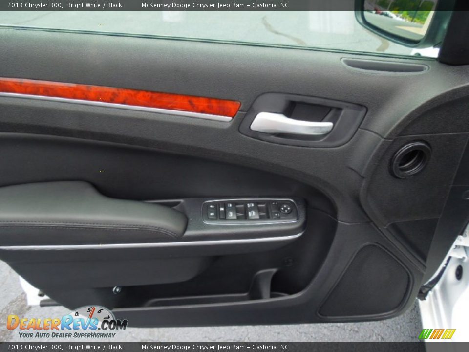 2013 Chrysler 300 Bright White / Black Photo #11
