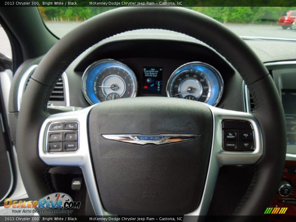 2013 Chrysler 300  Steering Wheel Photo #16