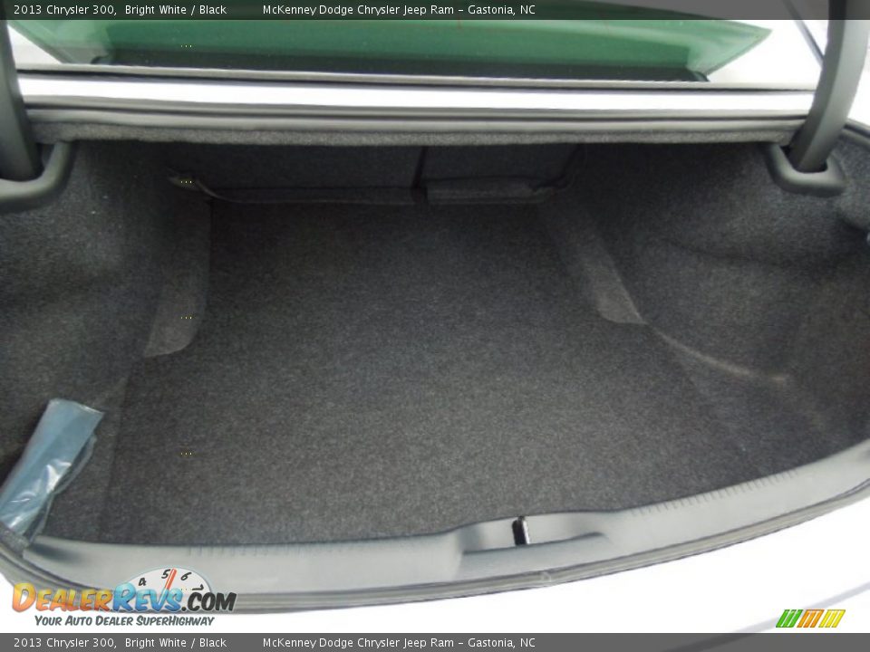 2013 Chrysler 300  Trunk Photo #21