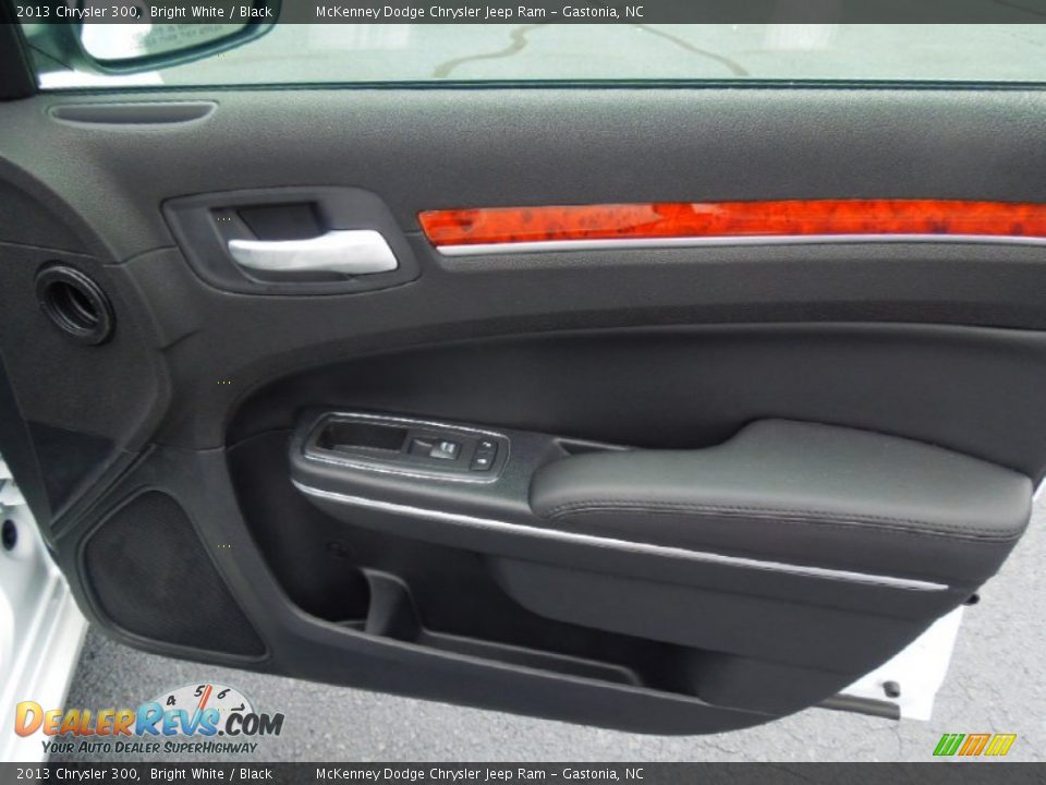Door Panel of 2013 Chrysler 300  Photo #25
