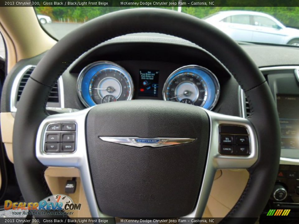 2013 Chrysler 300  Steering Wheel Photo #15