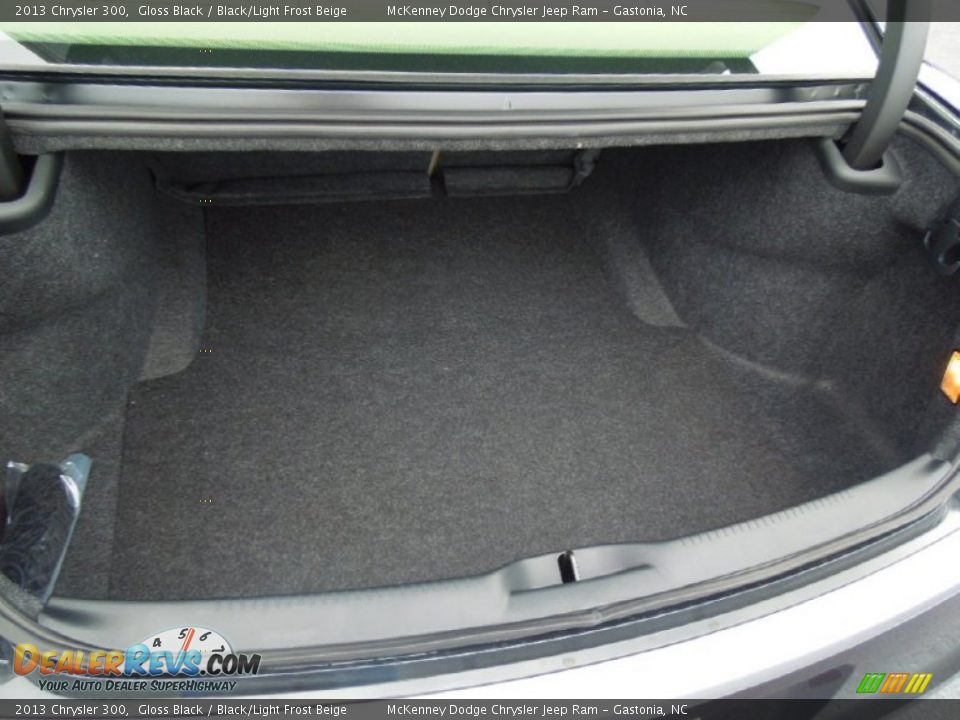 2013 Chrysler 300  Trunk Photo #20