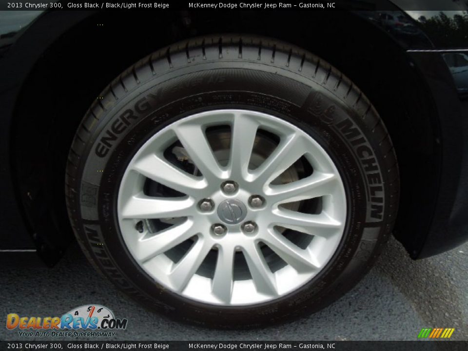 2013 Chrysler 300  Wheel Photo #25