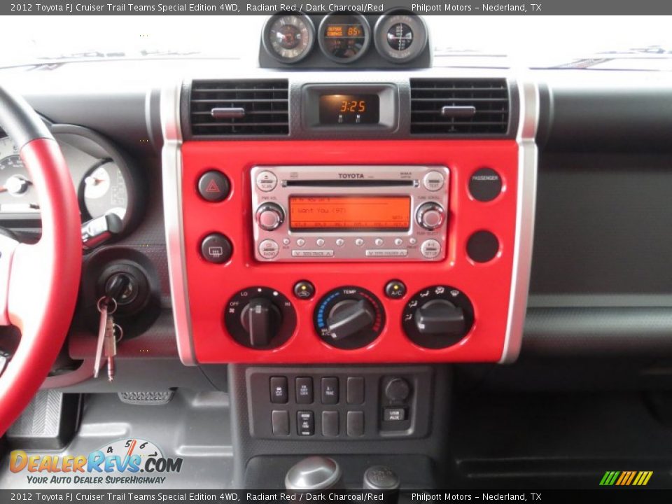 Controls of 2012 Toyota FJ Cruiser Trail Teams Special Edition 4WD Photo #26