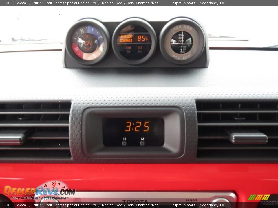 2012 Toyota FJ Cruiser Trail Teams Special Edition 4WD Gauges Photo #27