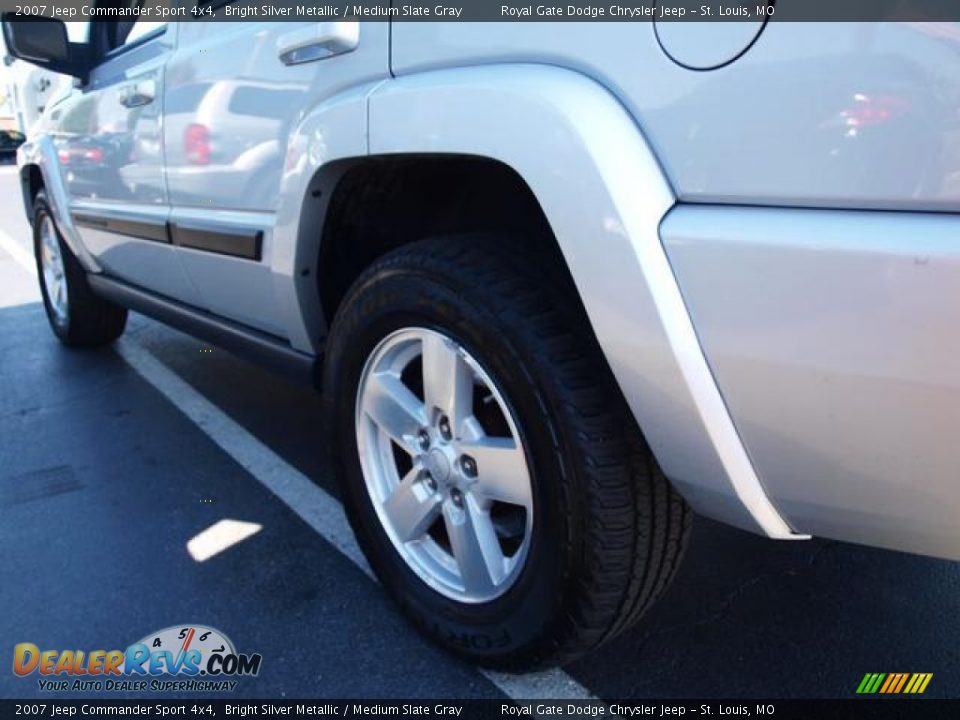 2007 Jeep Commander Sport 4x4 Bright Silver Metallic / Medium Slate Gray Photo #6