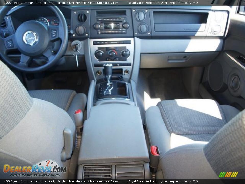 2007 Jeep Commander Sport 4x4 Bright Silver Metallic / Medium Slate Gray Photo #10