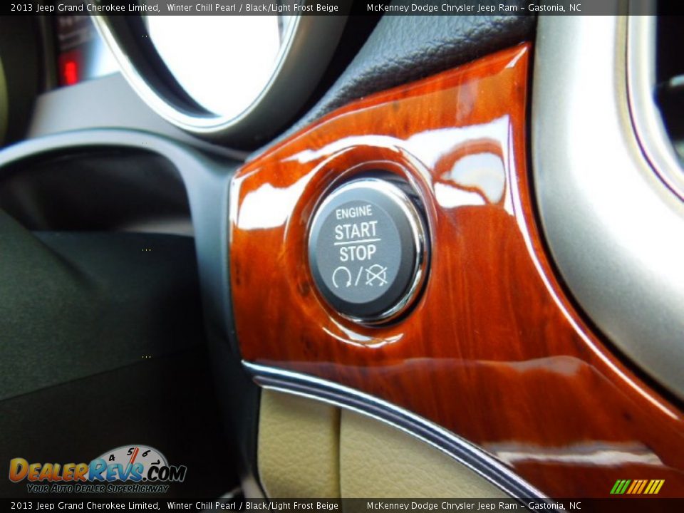 Controls of 2013 Jeep Grand Cherokee Limited Photo #15