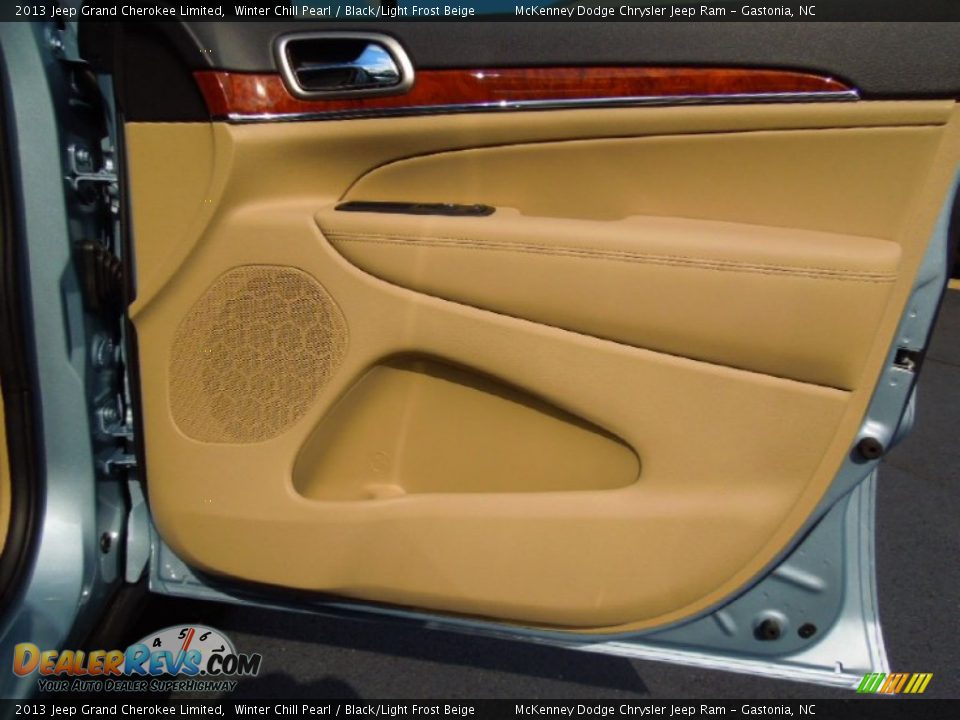 Door Panel of 2013 Jeep Grand Cherokee Limited Photo #26