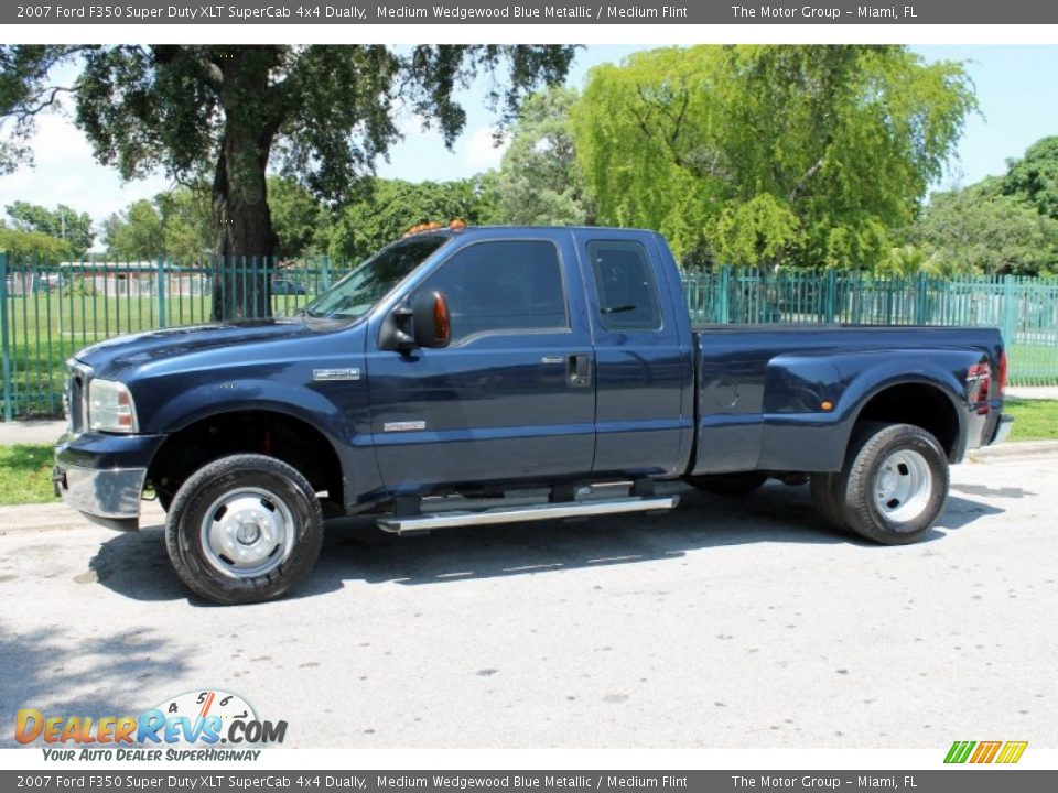 Medium Wedgewood Blue Metallic 2007 Ford F350 Super Duty XLT SuperCab 4x4 Dually Photo #2