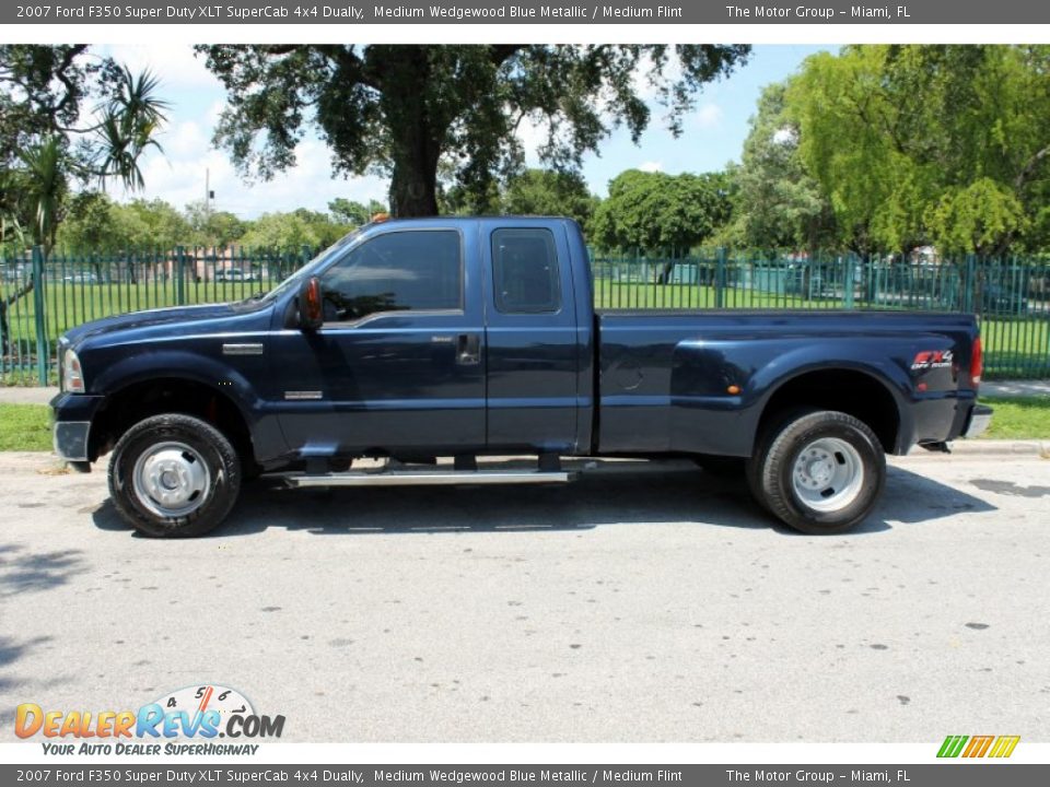 2007 Ford F350 Super Duty XLT SuperCab 4x4 Dually Medium Wedgewood Blue Metallic / Medium Flint Photo #3