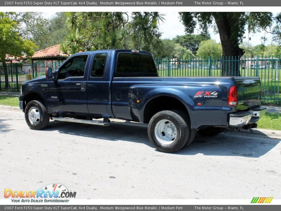 2007 Ford F350 Super Duty XLT SuperCab 4x4 Dually Medium Wedgewood Blue Metallic / Medium Flint Photo #5