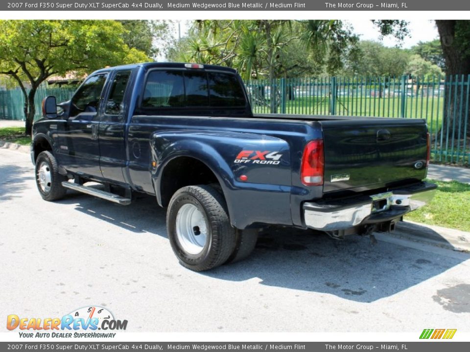 2007 Ford F350 Super Duty XLT SuperCab 4x4 Dually Medium Wedgewood Blue Metallic / Medium Flint Photo #6