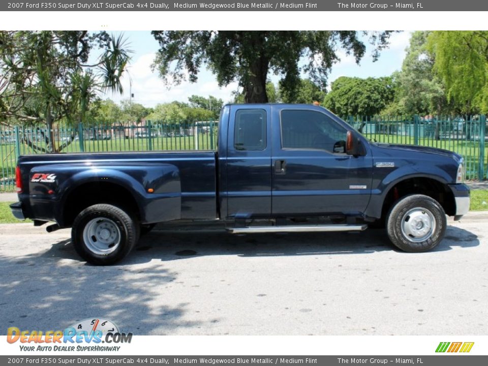 2007 Ford F350 Super Duty XLT SuperCab 4x4 Dually Medium Wedgewood Blue Metallic / Medium Flint Photo #11
