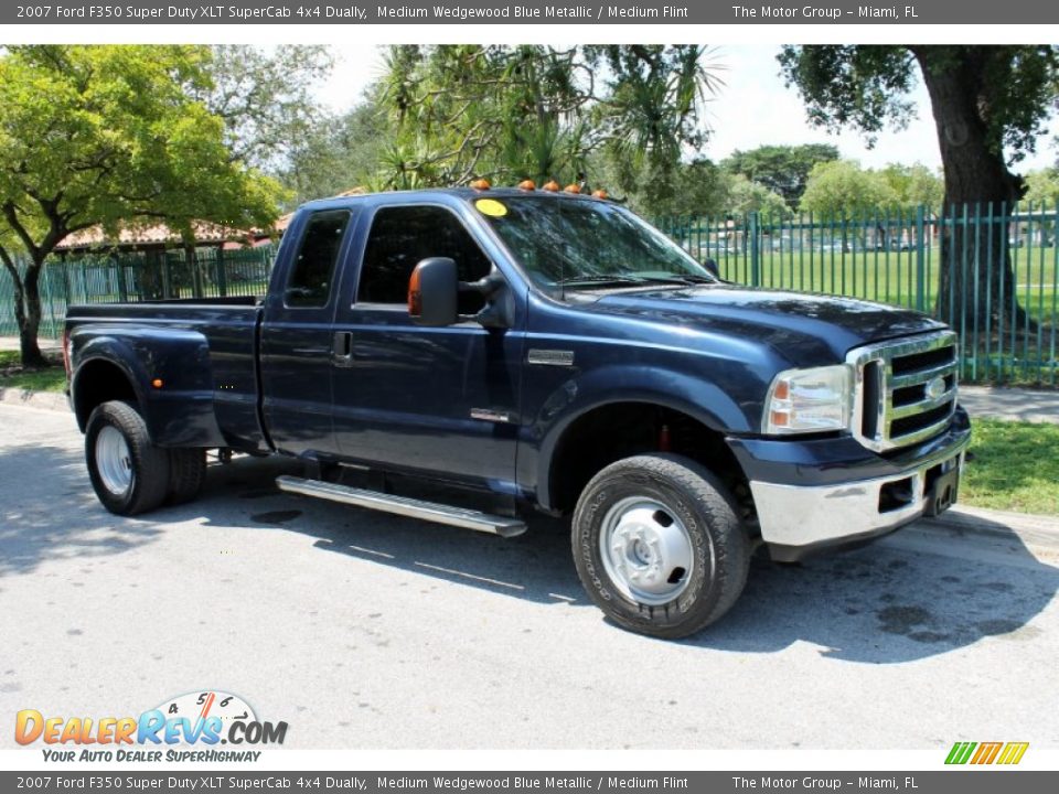 2007 Ford F350 Super Duty XLT SuperCab 4x4 Dually Medium Wedgewood Blue Metallic / Medium Flint Photo #13