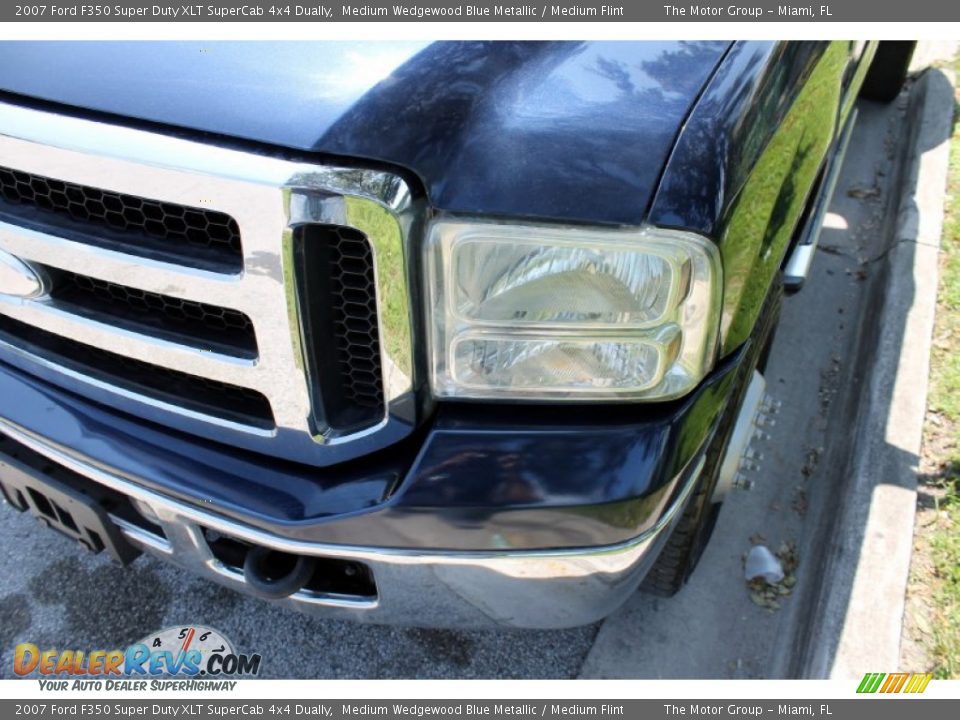 2007 Ford F350 Super Duty XLT SuperCab 4x4 Dually Medium Wedgewood Blue Metallic / Medium Flint Photo #17