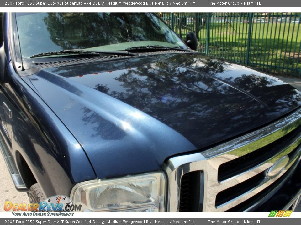2007 Ford F350 Super Duty XLT SuperCab 4x4 Dually Medium Wedgewood Blue Metallic / Medium Flint Photo #19