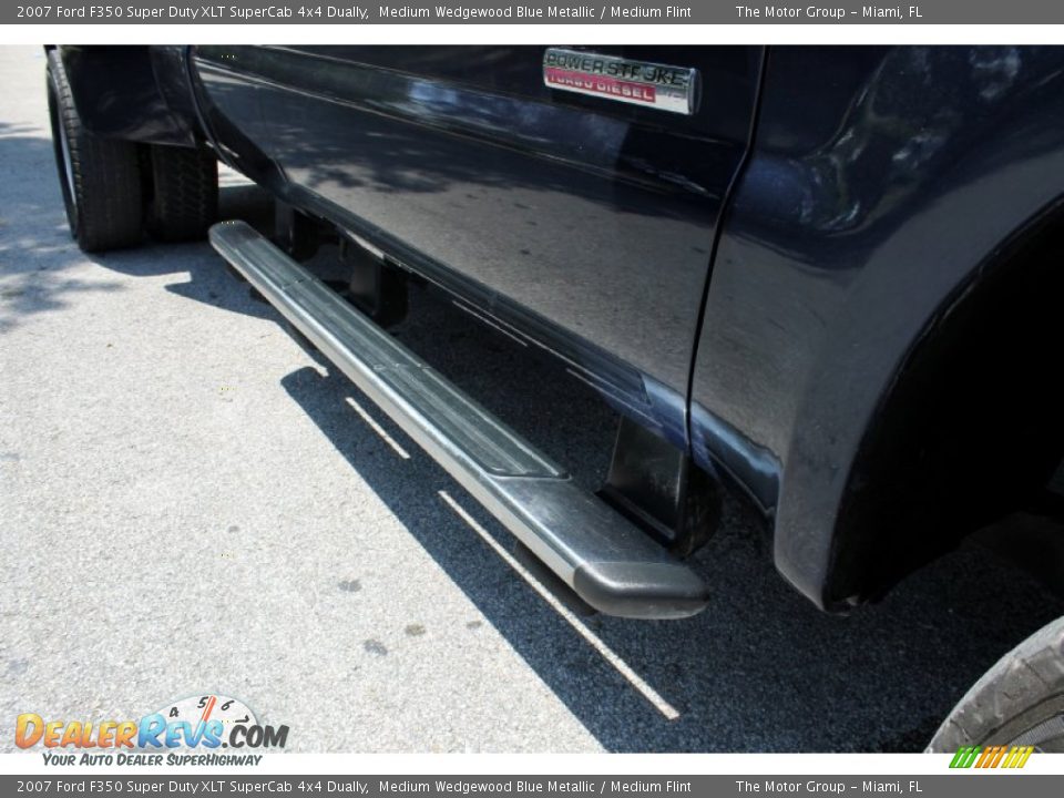 2007 Ford F350 Super Duty XLT SuperCab 4x4 Dually Medium Wedgewood Blue Metallic / Medium Flint Photo #23