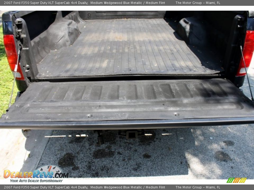2007 Ford F350 Super Duty XLT SuperCab 4x4 Dually Medium Wedgewood Blue Metallic / Medium Flint Photo #27